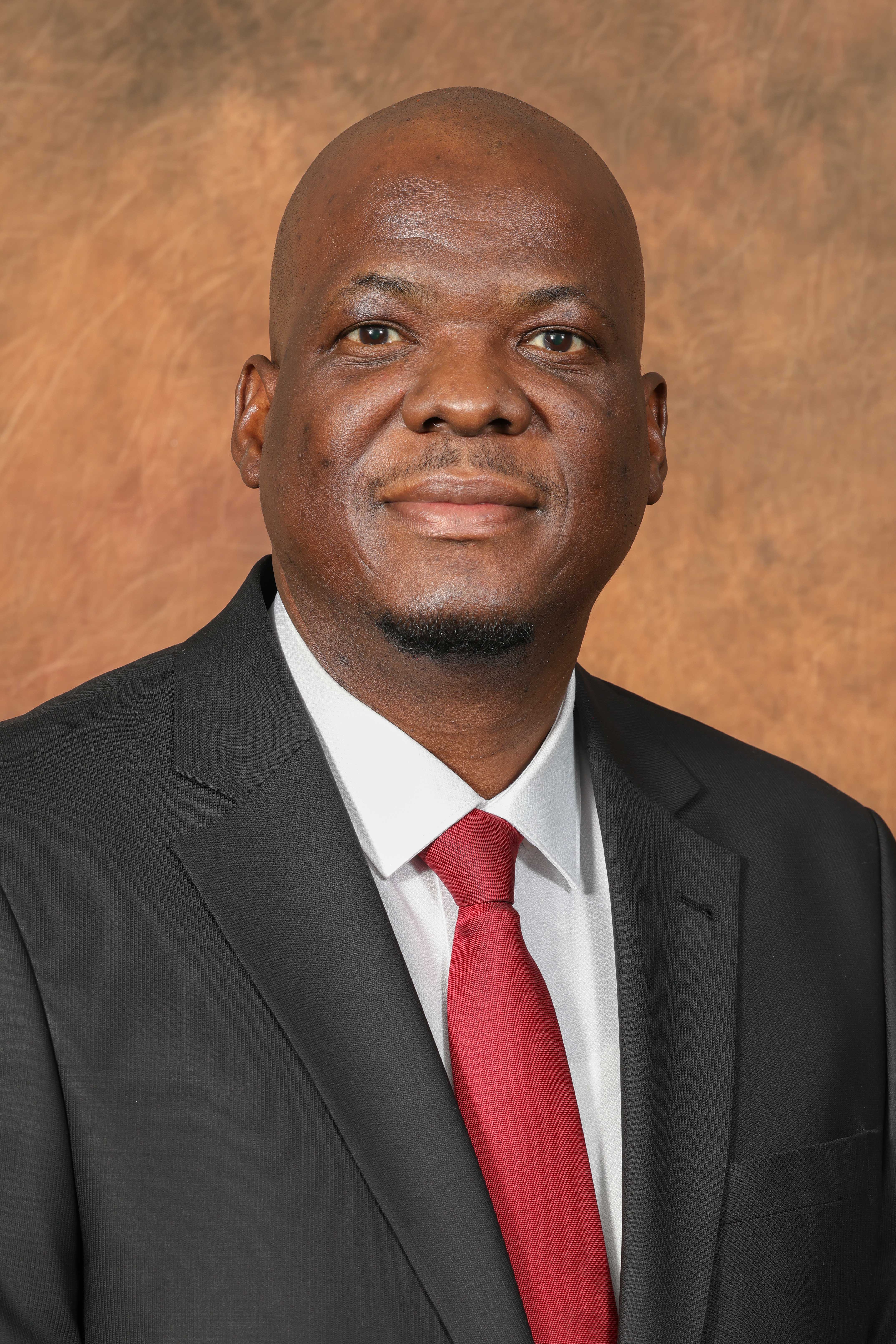 Dr Sipho Ngomane