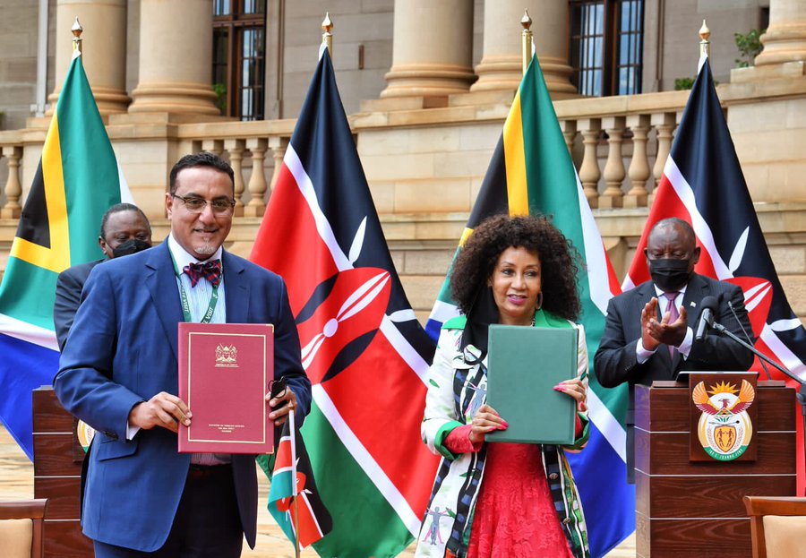 Minister Lindiwe Sisulu signs a memorandum of understanding with her Kenyan counterpart