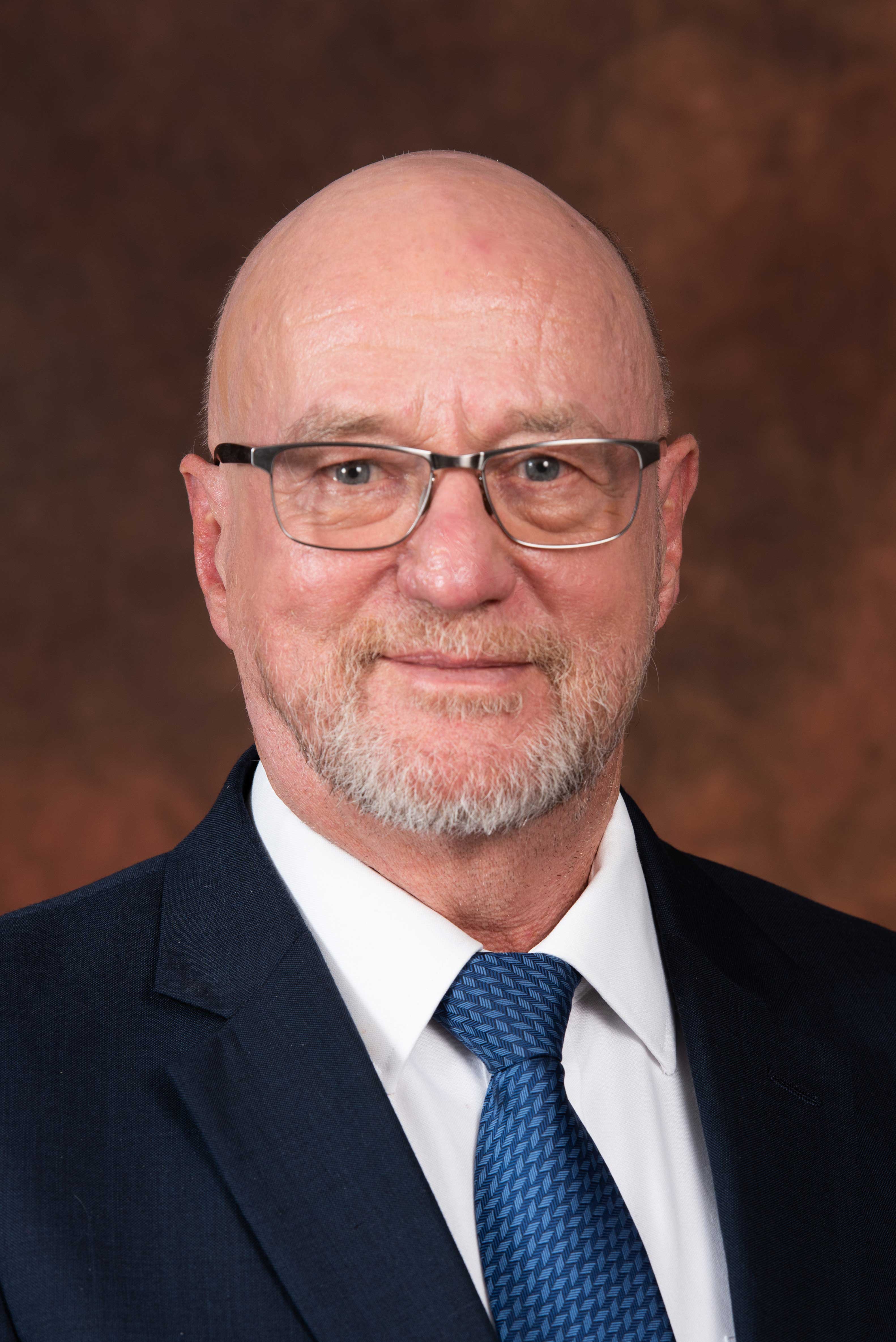 Keynote address by Minister Derek Hanekom at the Origins of Early Sapiens Behaviour Exhibition, Iziko South African Museum